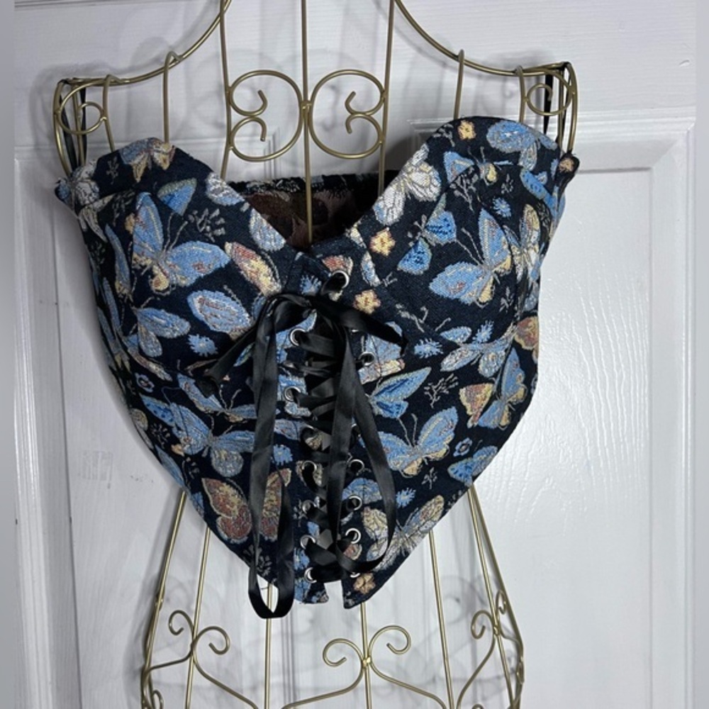 Quilted butterfly crop corset. Size large